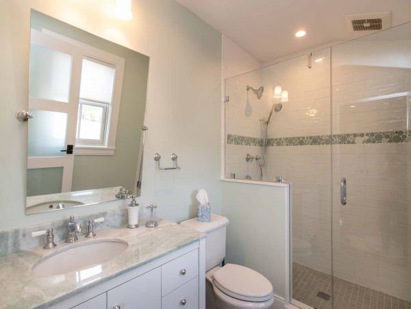 Cape Cod Home 994662