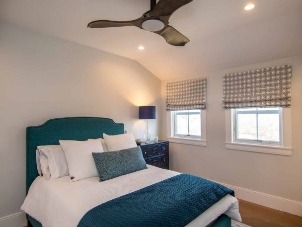 Cape Cod Home 994662