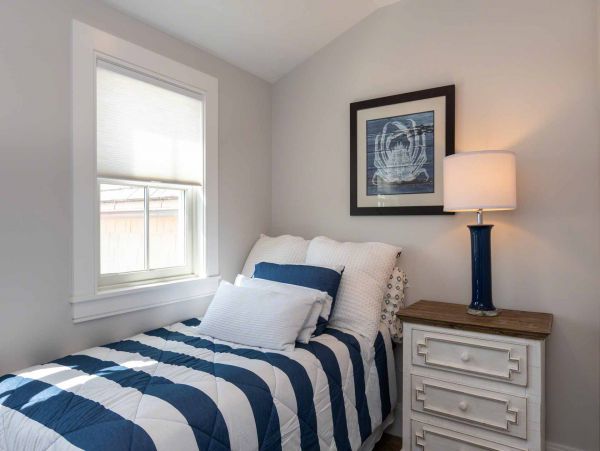 Cape Cod Home 994662