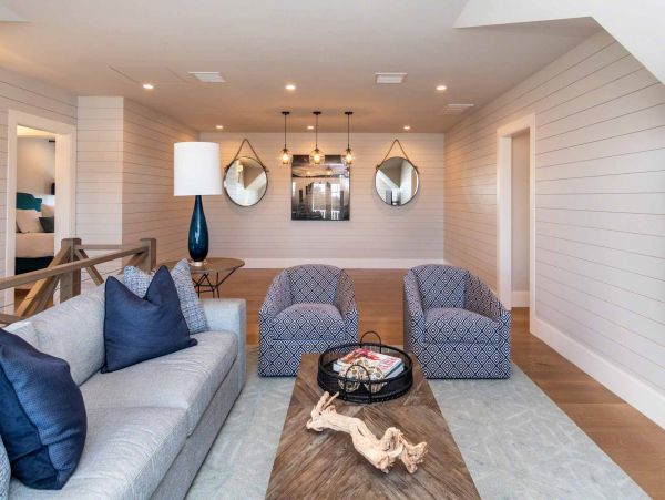 Cape Cod Home 994662