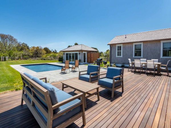 Cape Cod Home 994662