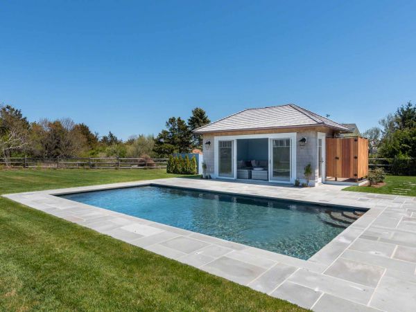 Cape Cod Home 994662