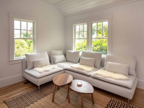 Cape Cod Home 994663