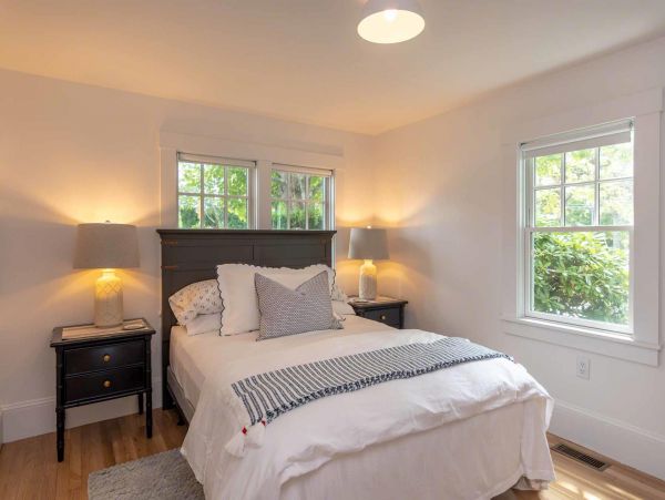 Cape Cod Home 994663