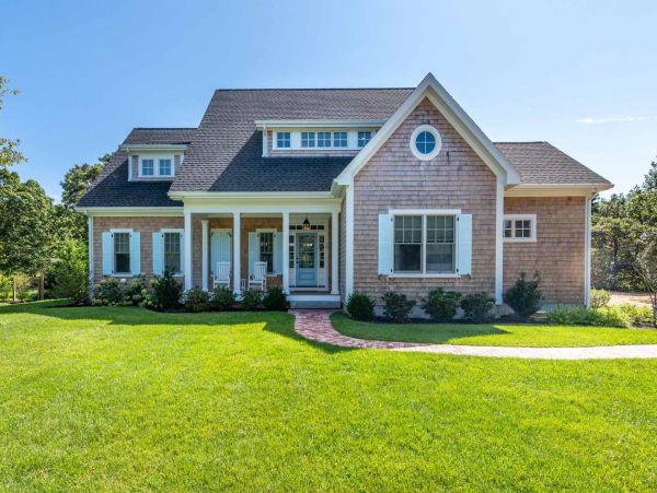Cape Cod Home 994664