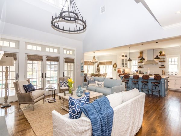 Cape Cod Home 994664