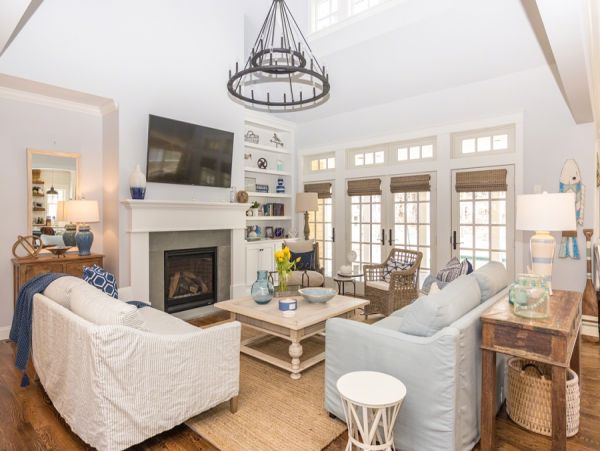 Cape Cod Home 994664