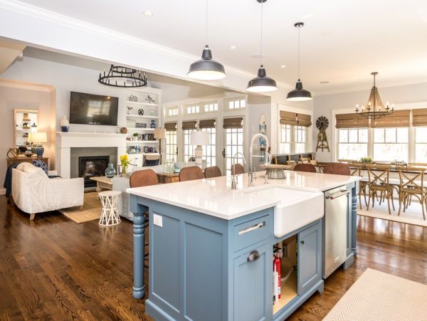 Cape Cod Home 994664