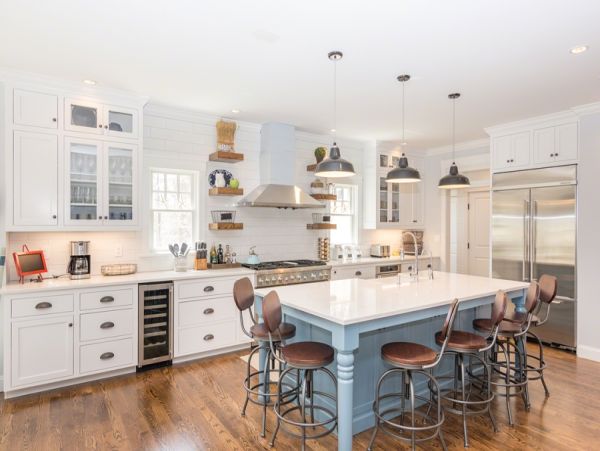 Cape Cod Home 994664