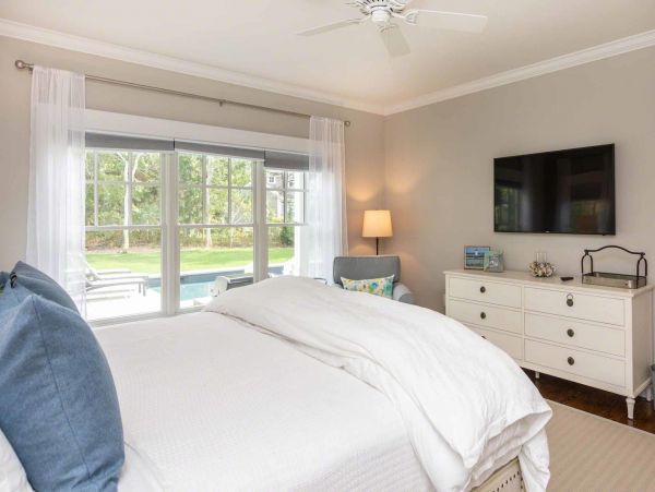Cape Cod Home 994664