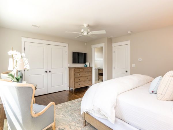 Cape Cod Home 994664