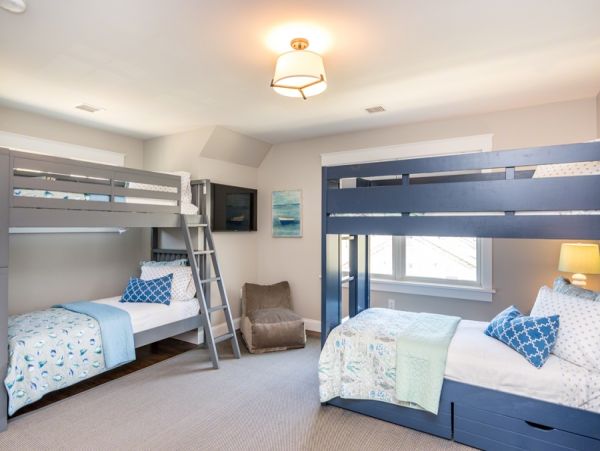 Cape Cod Home 994664