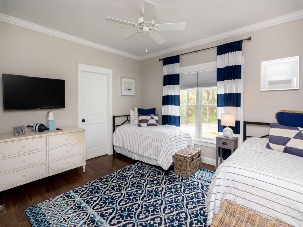 Cape Cod Home 994664