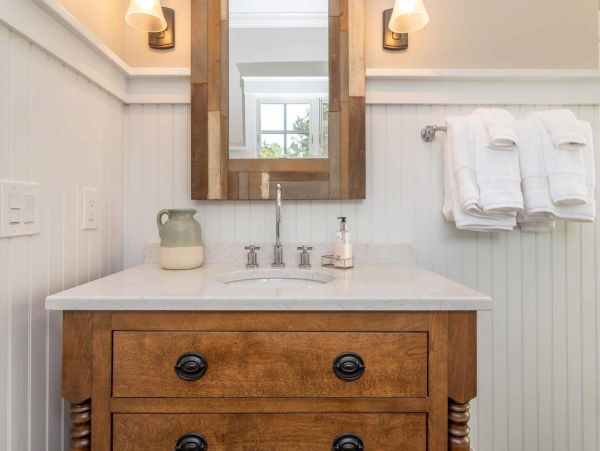 Cape Cod Home 994664