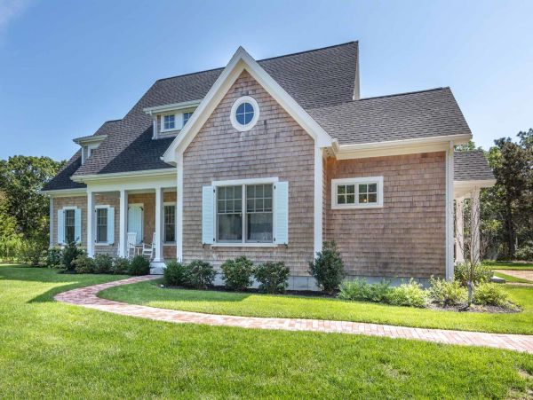 Cape Cod Home 994664