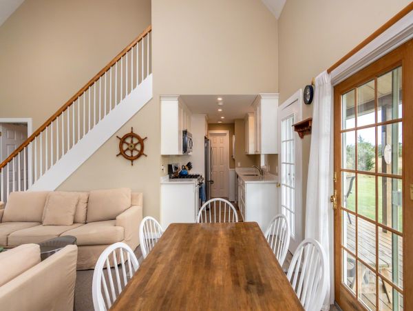 Cape Cod Home 994665