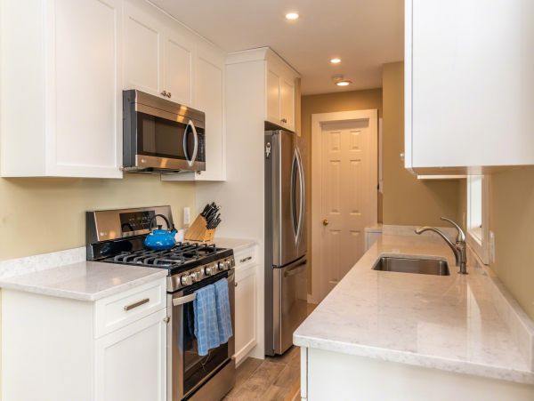 Cape Cod Home 994665