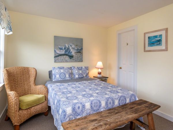 Cape Cod Home 994665