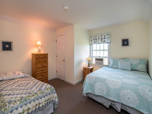 Cape Cod Home 994665