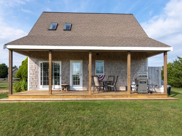 Cape Cod Home 994665
