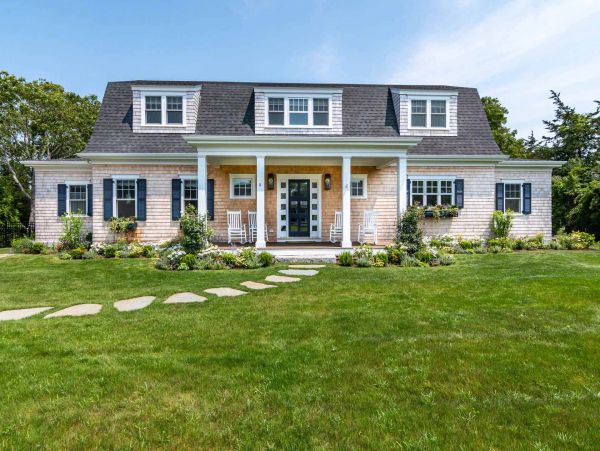 Cape Cod Home 994666