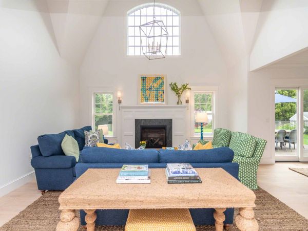 Cape Cod Home 994666