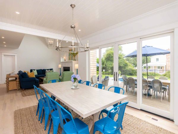 Cape Cod Home 994666