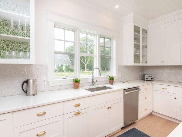 Cape Cod Home 994666