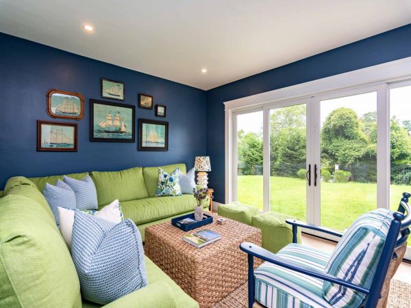 Cape Cod Home 994666