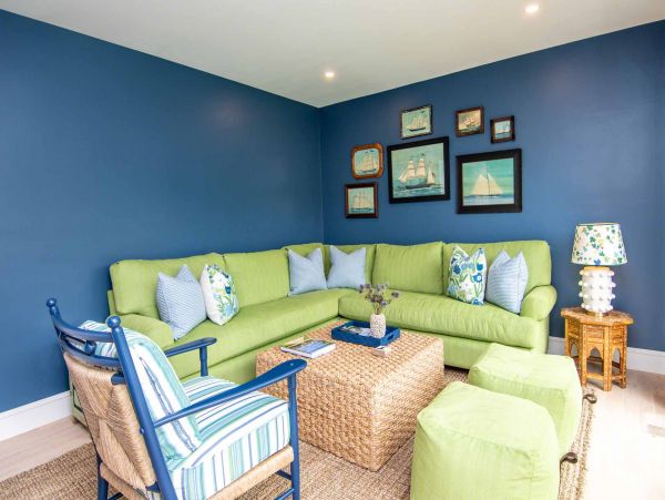 Cape Cod Home 994666