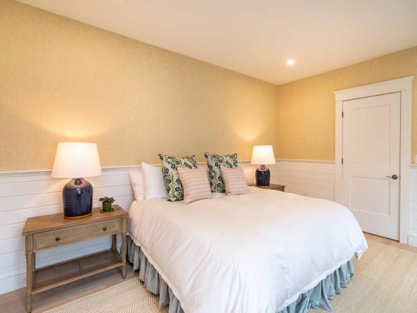 Cape Cod Home 994666