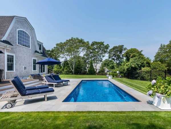 Cape Cod Home 994666
