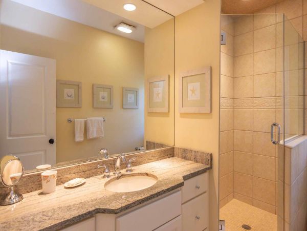 Cape Cod Home 994668