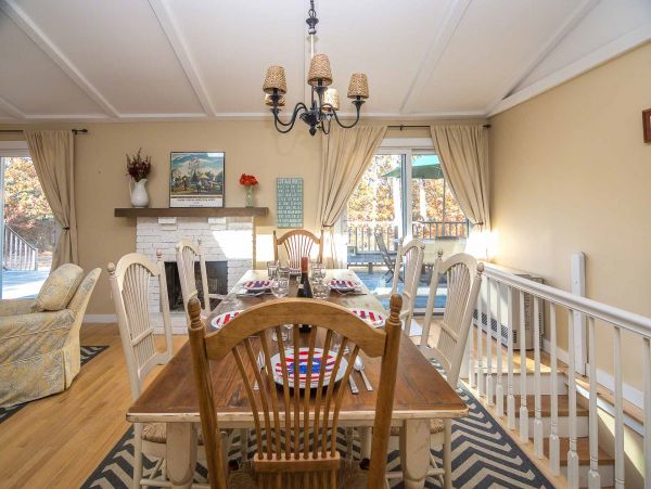 Cape Cod Home 994669