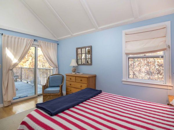 Cape Cod Home 994669