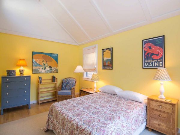 Cape Cod Home 994669