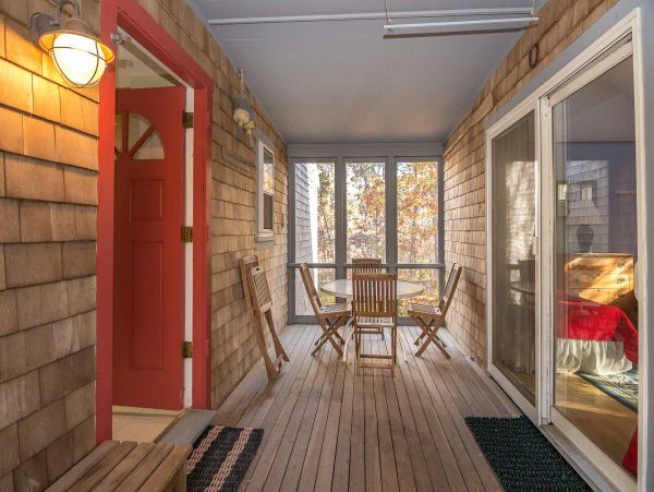 Cape Cod Home 994669