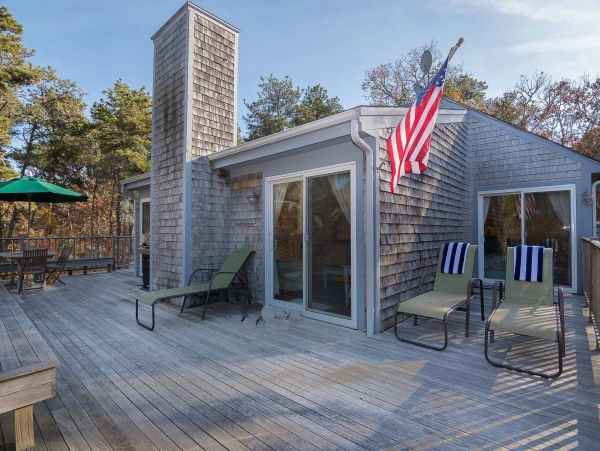 Cape Cod Home 994669