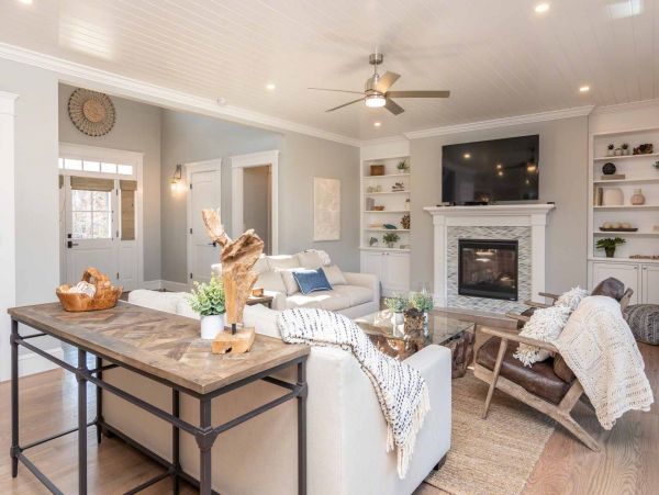 Cape Cod Home 994670