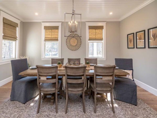 Cape Cod Home 994670