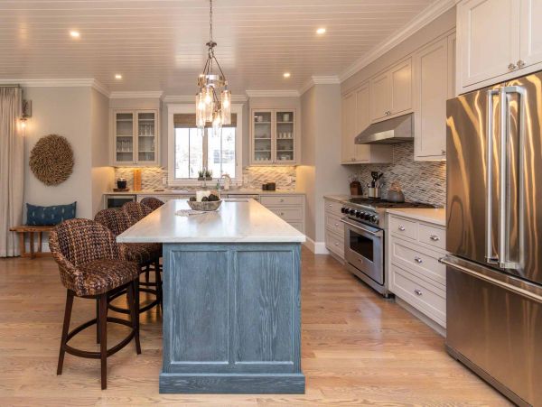 Cape Cod Home 994670