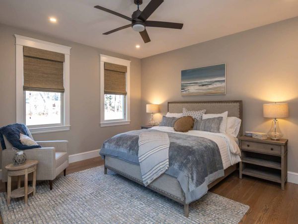 Cape Cod Home 994670