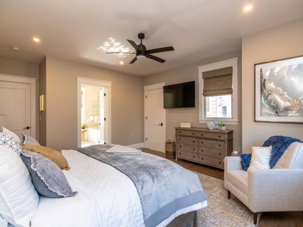 Cape Cod Home 994670