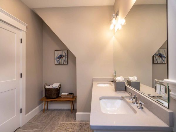 Cape Cod Home 994670