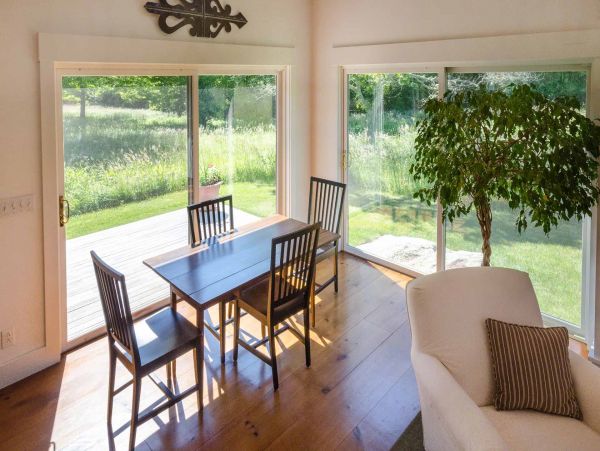 Cape Cod Home 994671