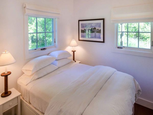 Cape Cod Home 994671