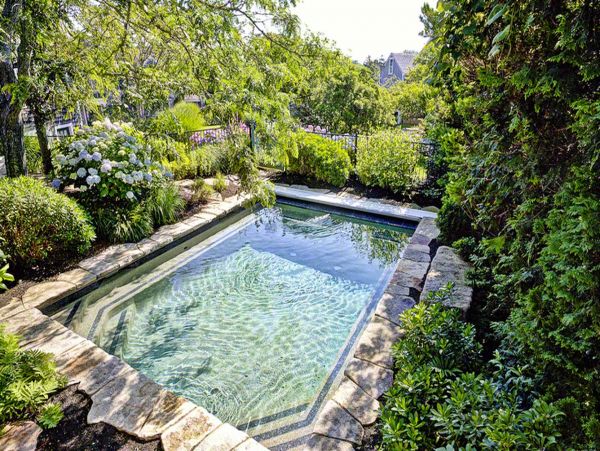 Cape Cod Home 994672