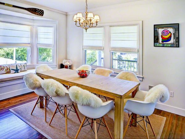 Cape Cod Home 994672