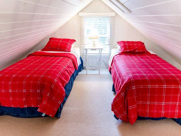 Cape Cod Home 994673
