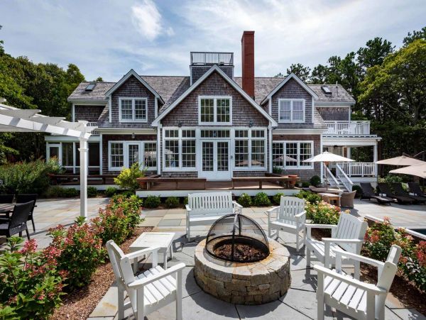 Cape Cod Home 994674